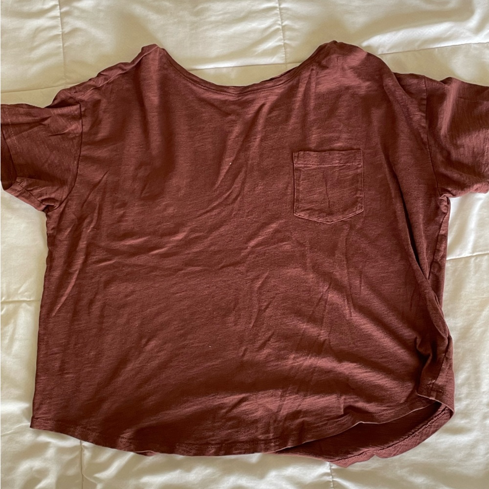 Maroon cropped t-shirt